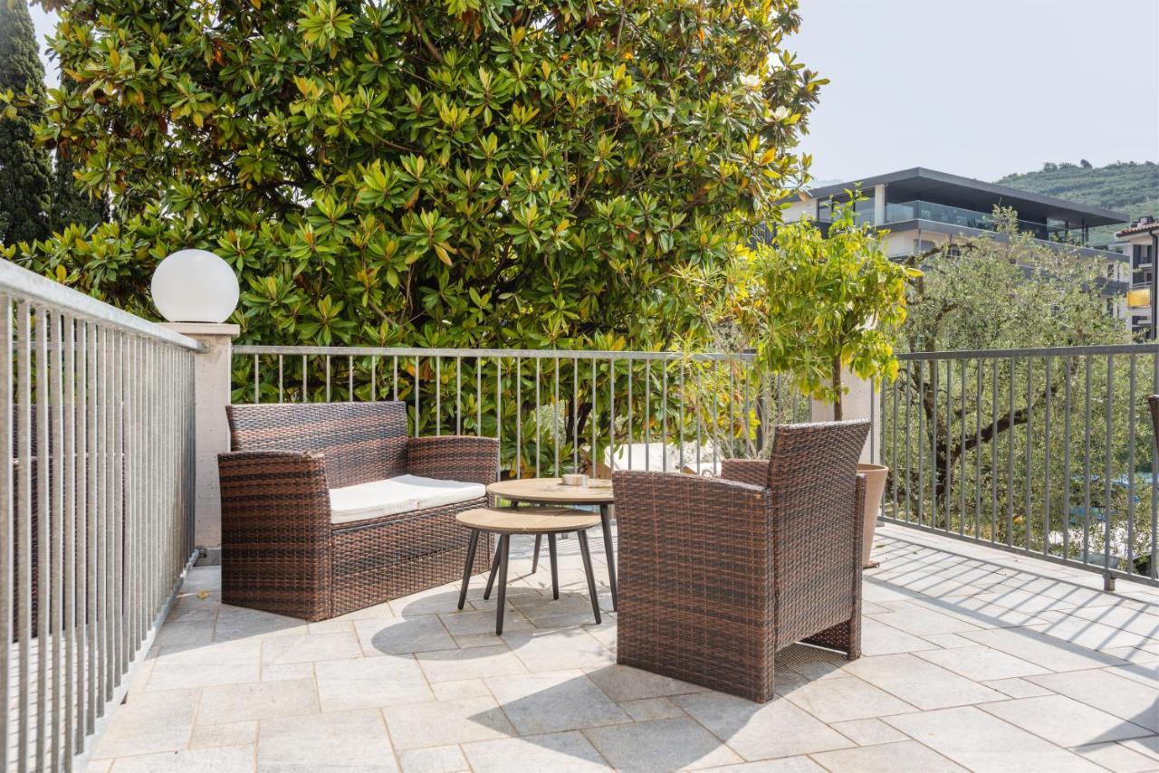 Al Lago Camping & Rooms Riva del Garda Exterior foto
