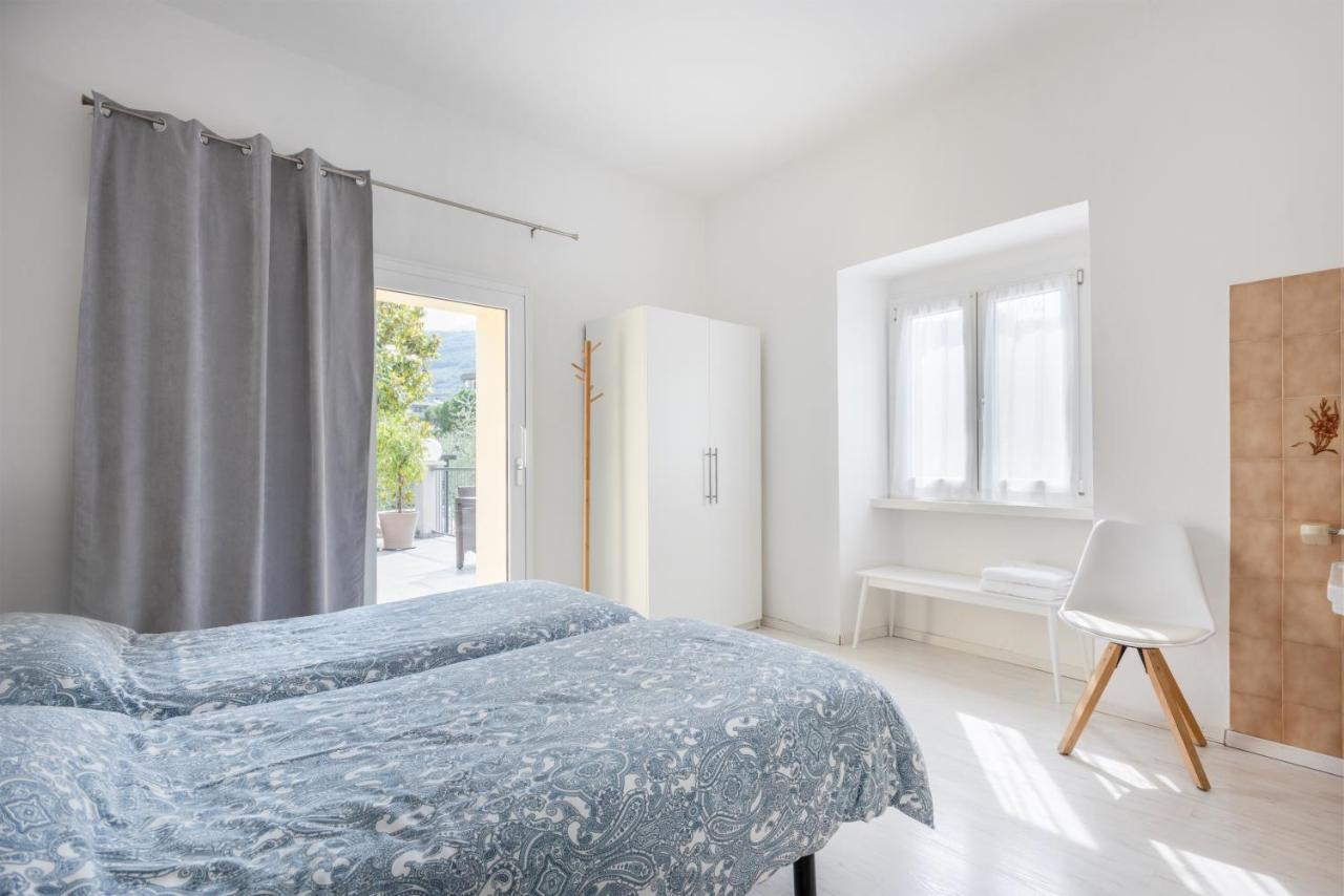Al Lago Camping & Rooms Riva del Garda Exterior foto