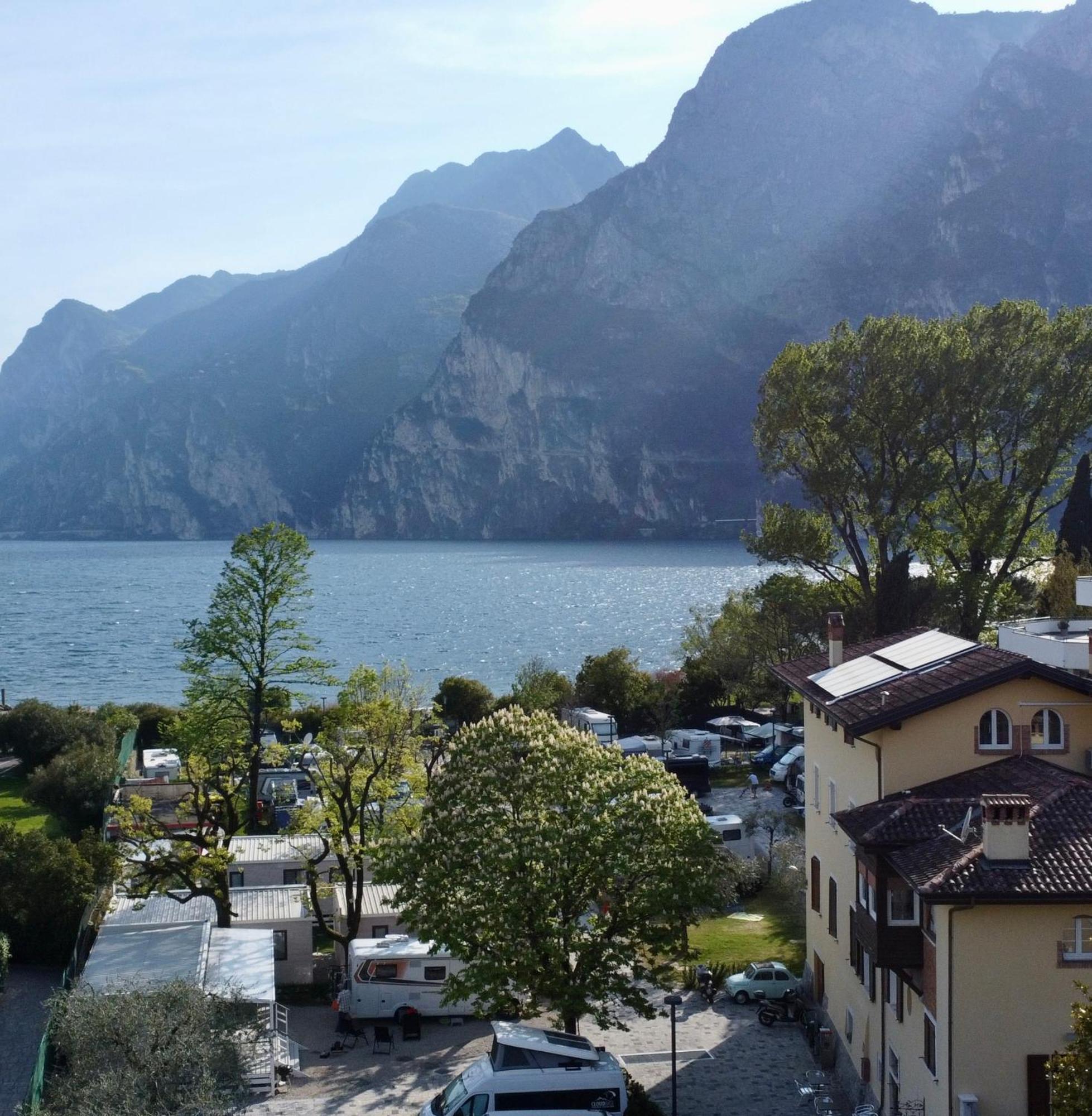 Al Lago Camping & Rooms Riva del Garda Exterior foto