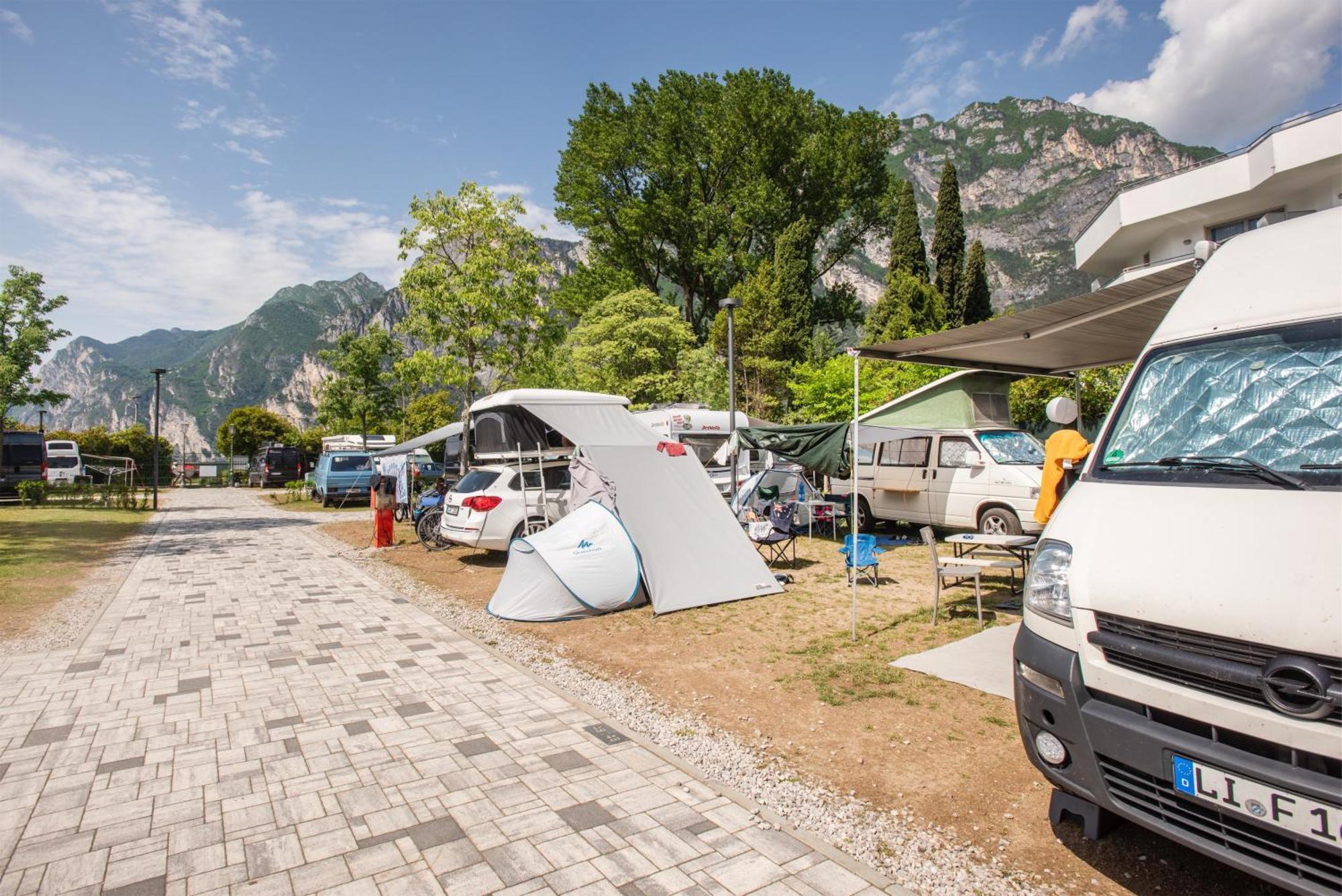 Al Lago Camping & Rooms Riva del Garda Exterior foto