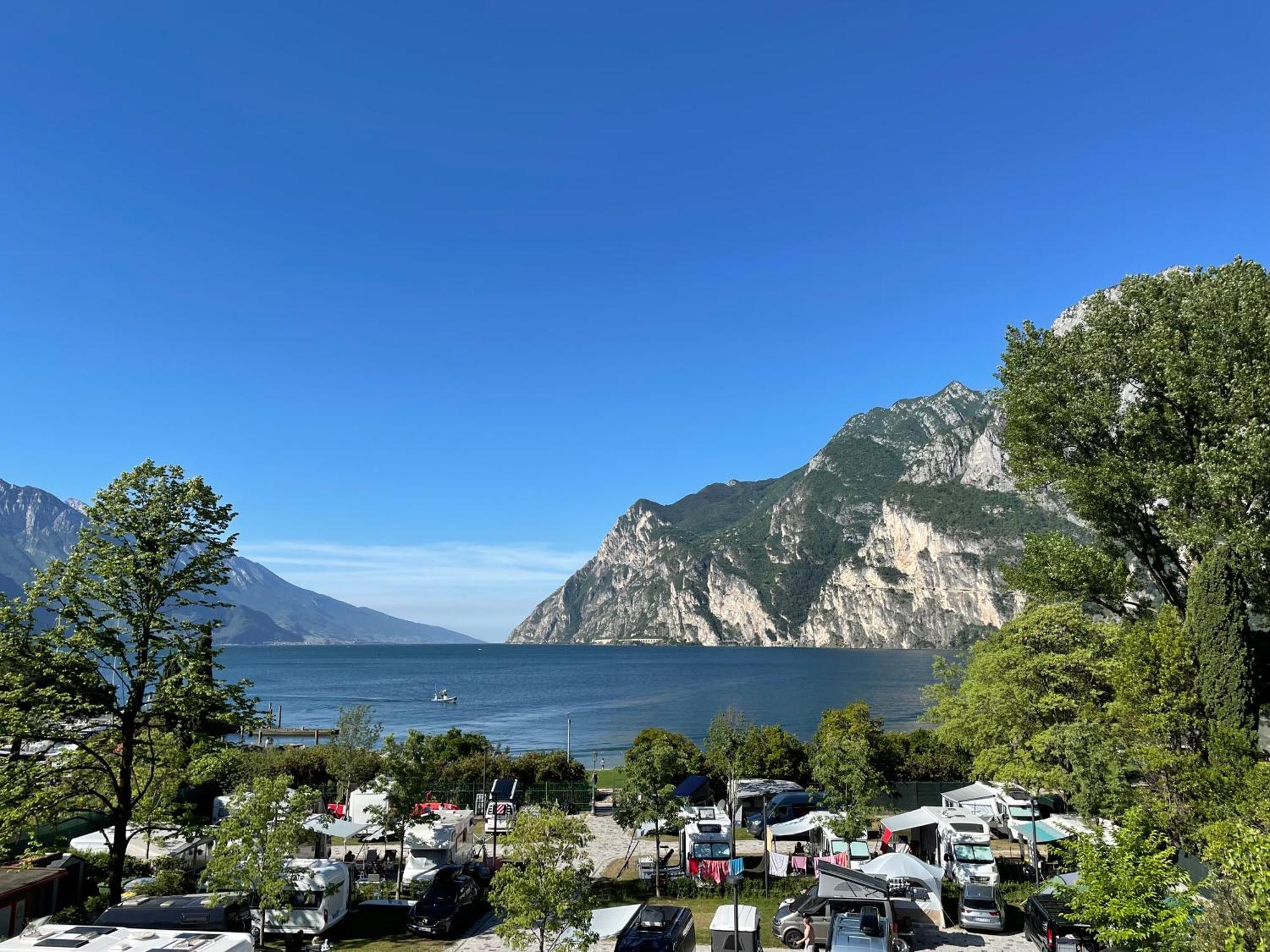 Al Lago Camping & Rooms Riva del Garda Exterior foto
