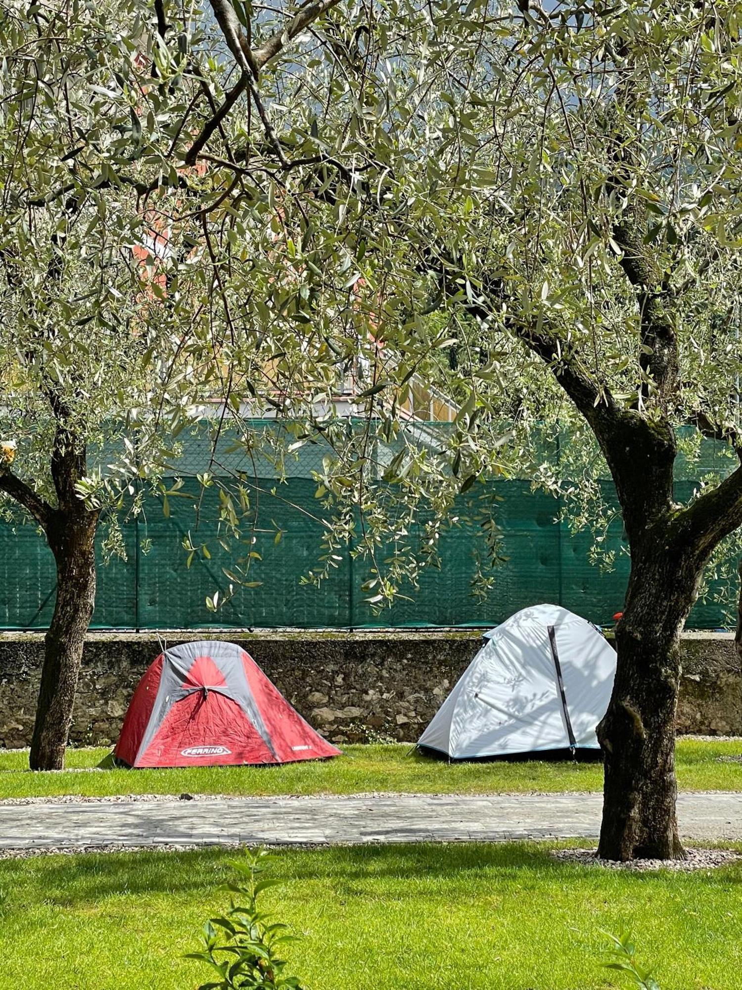 Al Lago Camping & Rooms Riva del Garda Exterior foto
